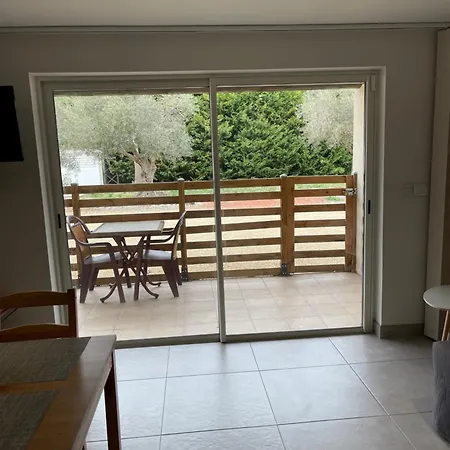 Studio 40M2 Avec Terrasse Le Mas De Lauriane Saintes-Maries-de-la-Mer Exterior photo