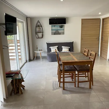 Studio 40M2 Avec Terrasse Le Mas De Lauriane Saintes-Maries-de-la-Mer Exterior photo